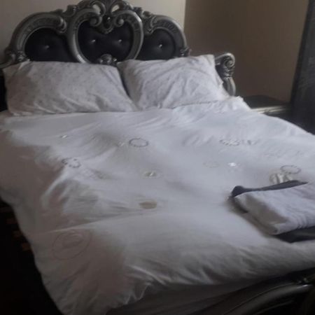 Bright Home Guest House แมนเชสเตอร์ ภายนอก รูปภาพ