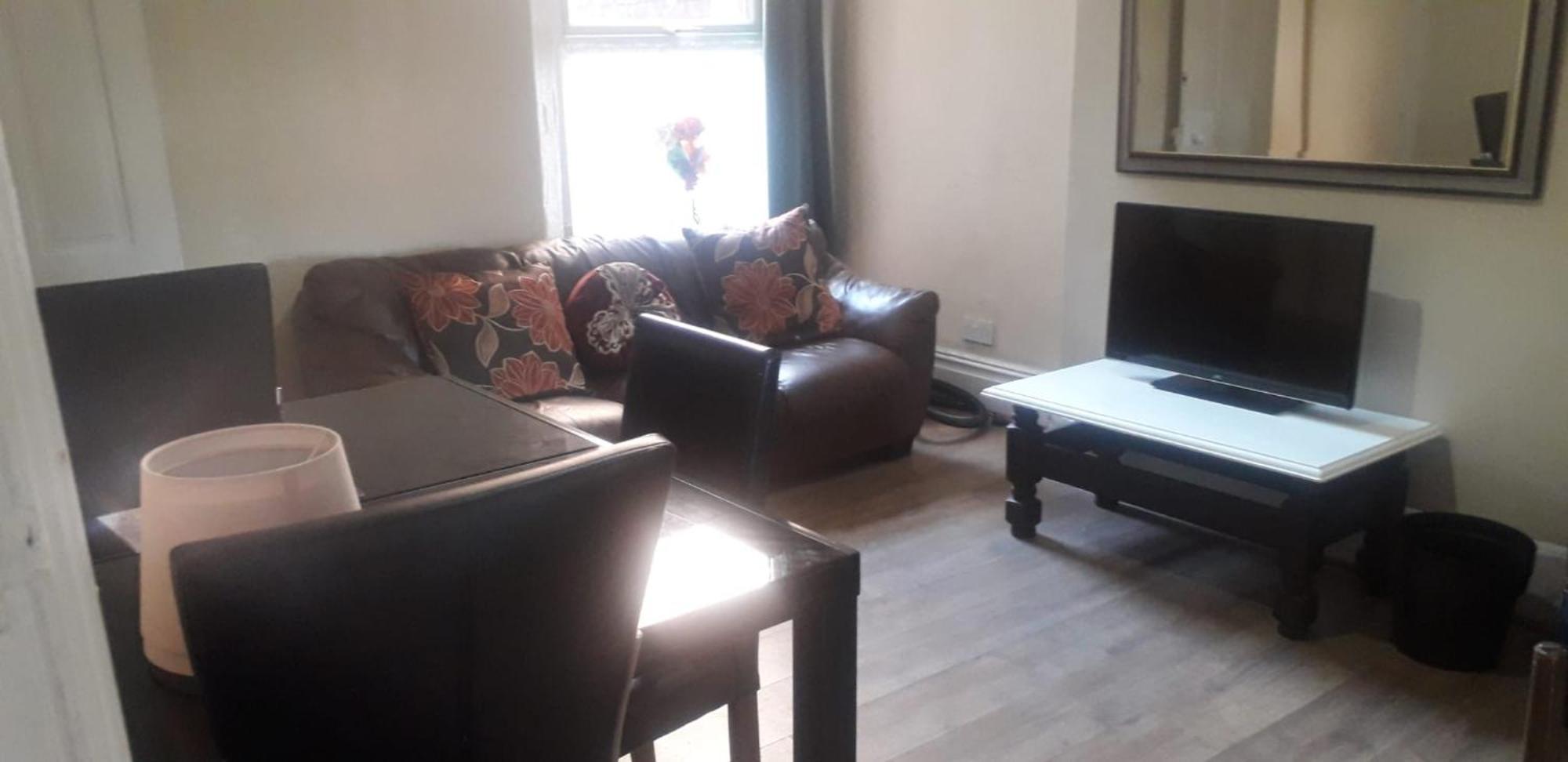 Bright Home Guest House แมนเชสเตอร์ ภายนอก รูปภาพ