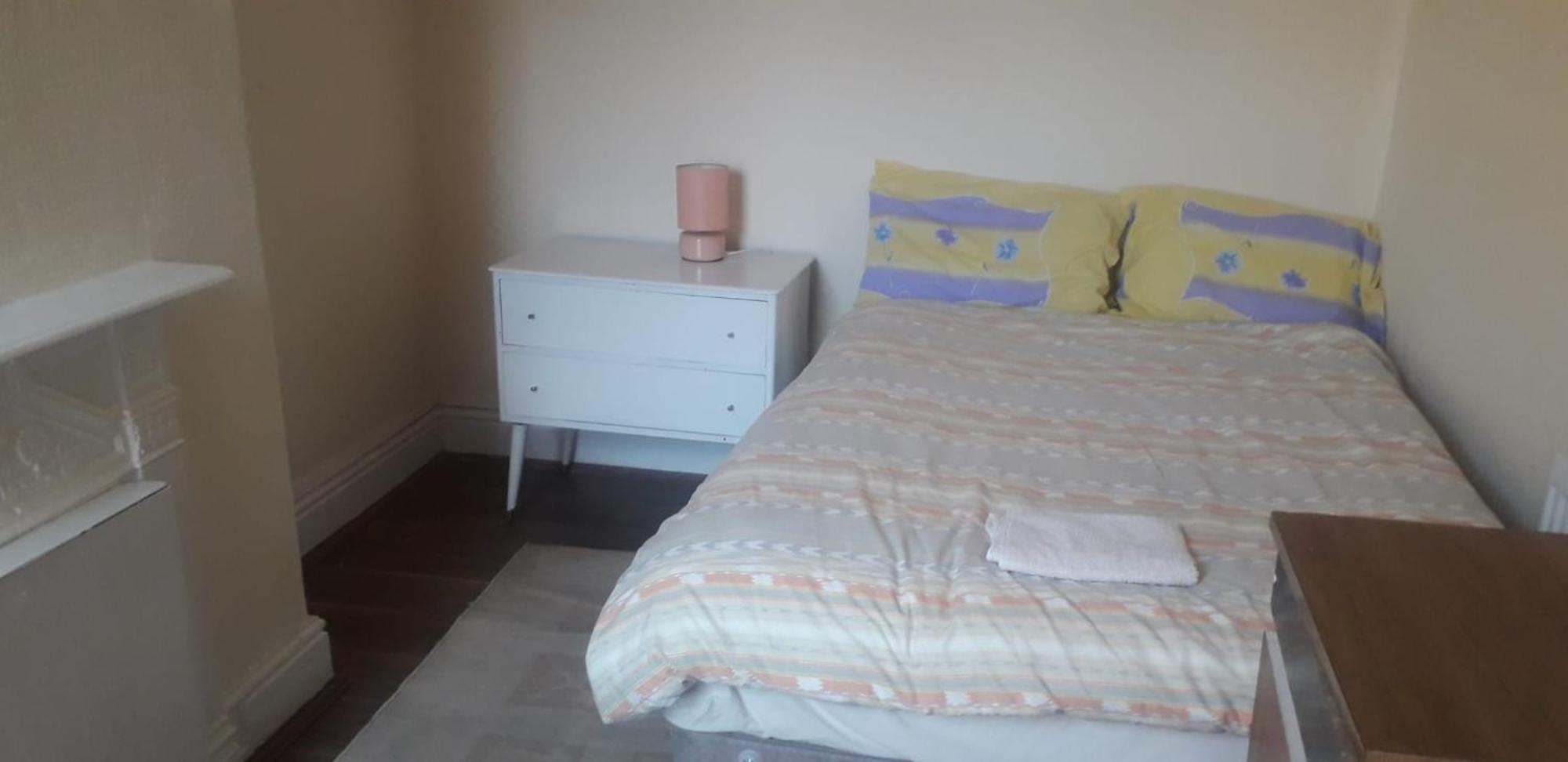 Bright Home Guest House แมนเชสเตอร์ ภายนอก รูปภาพ